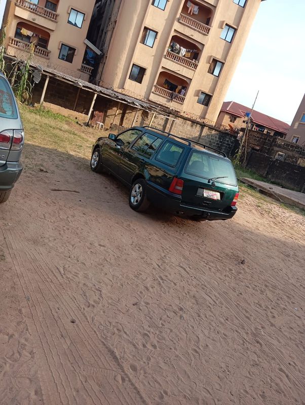 Thumbnail 5 of 2000 Volkswagen Golf SE